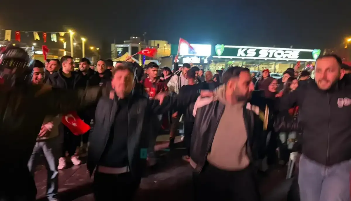 A Milli Takim Dunya Kupasinda Kocaelide Kutlamalar Geceye Damga Vurdu 2 Kocaeligundem