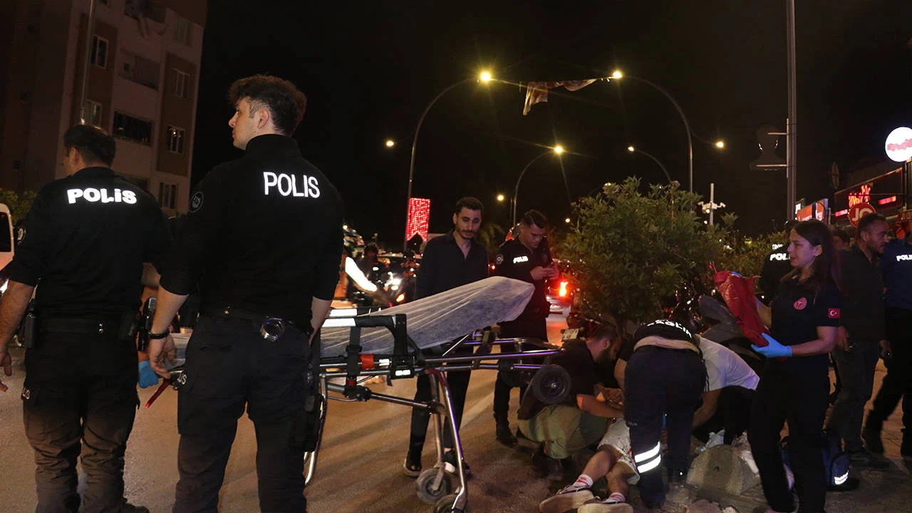 Antalya Da Derbi Zaferi Kutlamasinda Galatasaray Taraftari Bicakli Saldirida Yaralandi.jpg