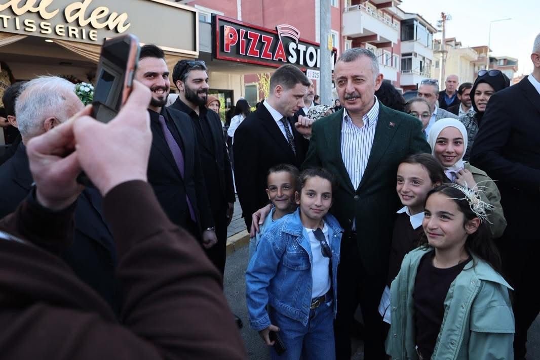 Başkan Büyükakın Esnafları Yalnız Bırakmıyor (3)