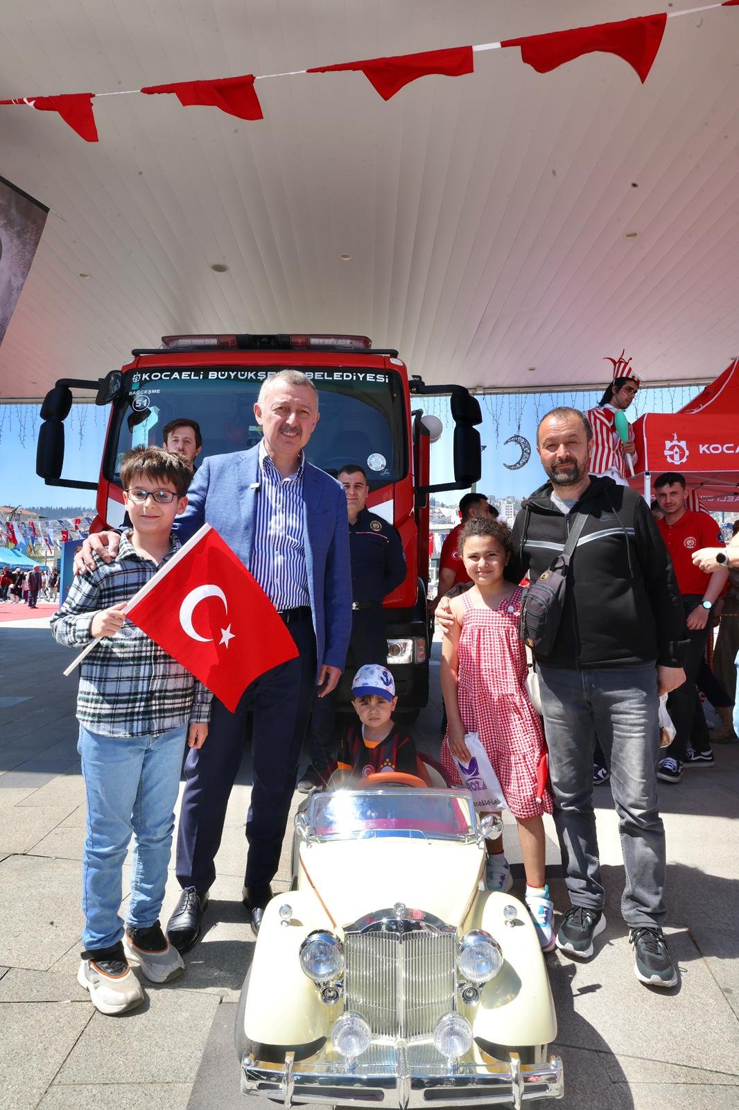 Başkan Büyükakın’a Çocuklardan Sevgi Seli (25)