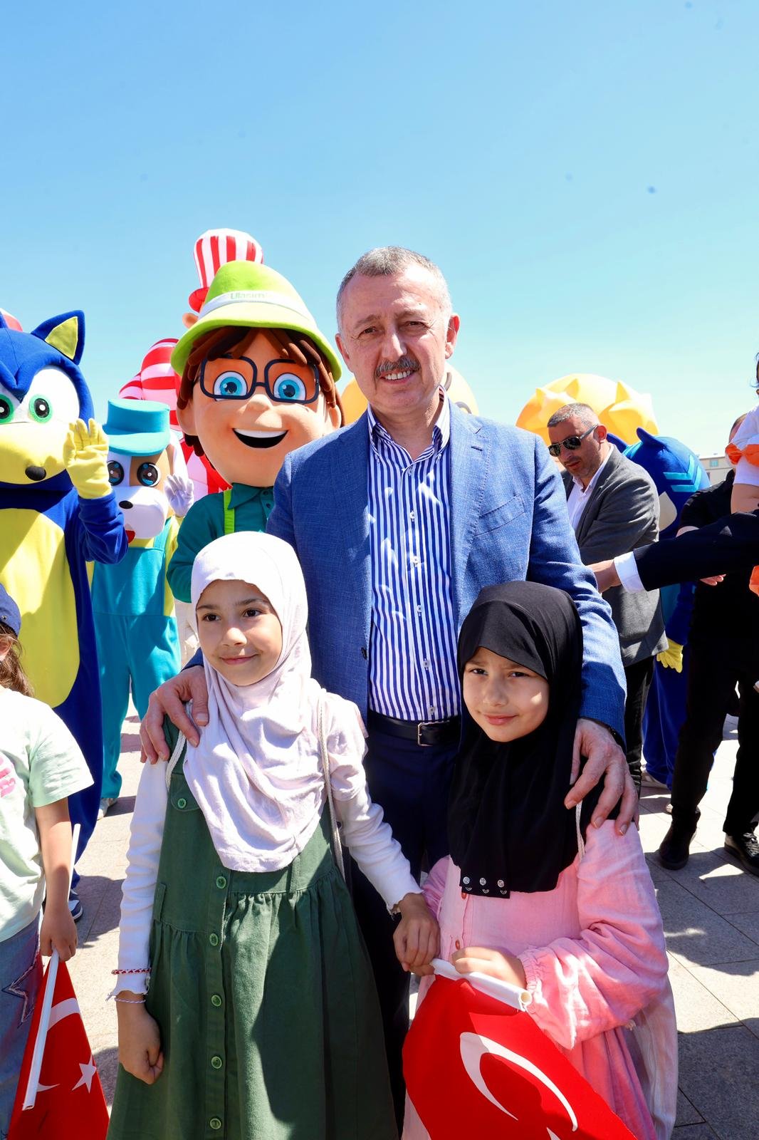 Başkan Büyükakın’a Çocuklardan Sevgi Seli (27)