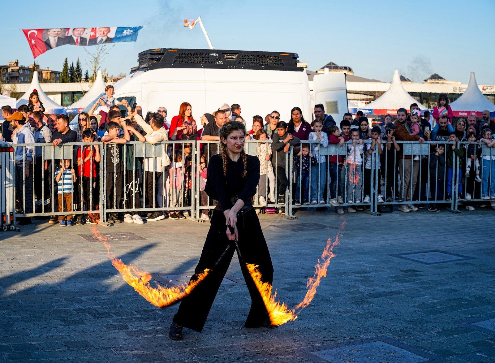 Havada Uçan Alevler Hayranlıkla Izlendi (3)