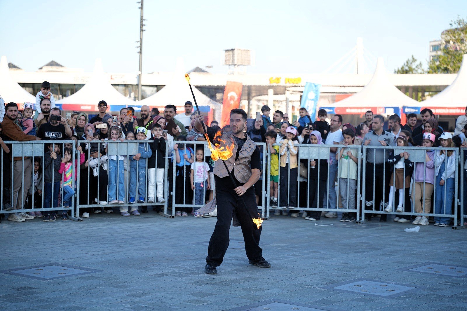 Havada Uçan Alevler Hayranlıkla Izlendi (7)