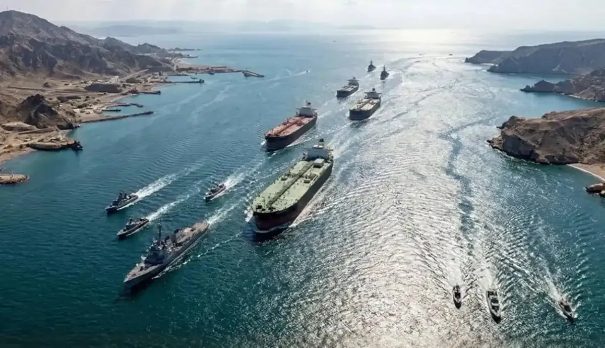 Hurmuz Bogazini Gemi Trafigine Acildi