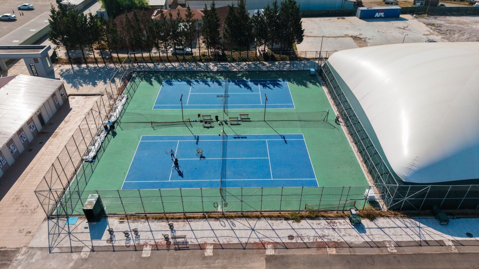 İzmi̇t Teni̇s Merkezi̇