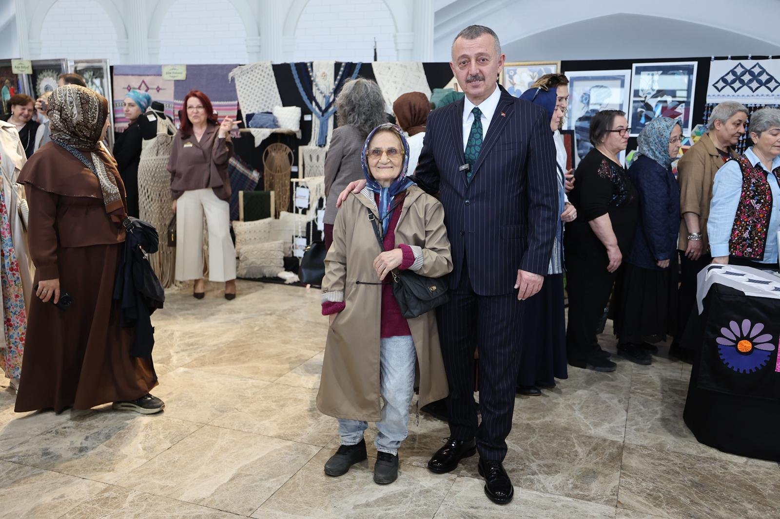 Ko Mek’ten İzmit’te Büyüleyen Yıl Sonu Sergisi (14)