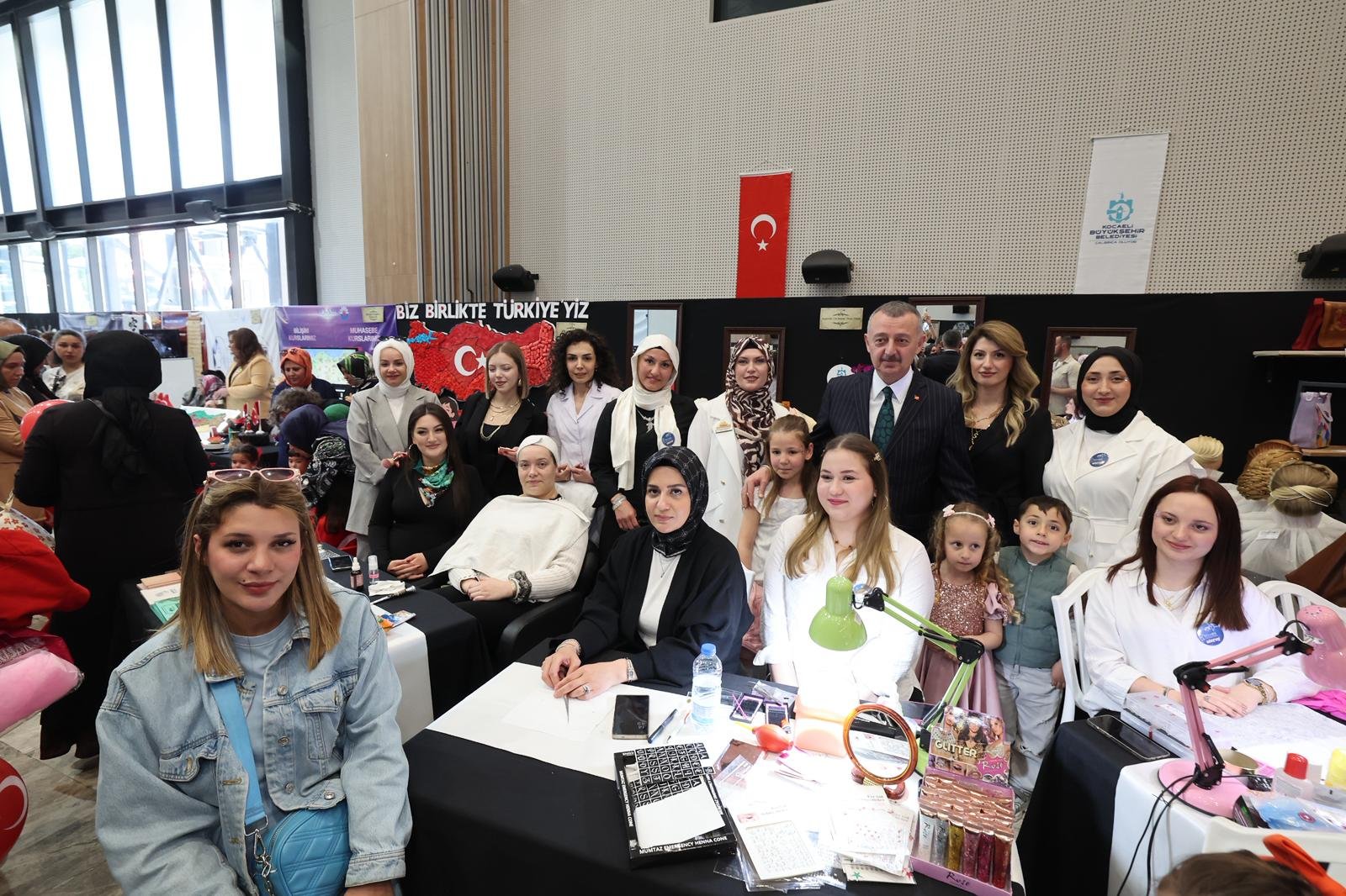 Ko Mek’ten İzmit’te Büyüleyen Yıl Sonu Sergisi (2)