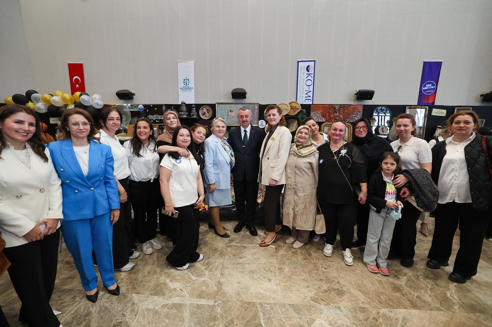 Ko Mek’ten İzmit’te Büyüleyen Yıl Sonu Sergisi (32)