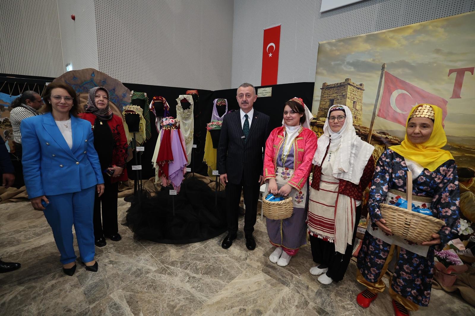 Ko Mek’ten İzmit’te Büyüleyen Yıl Sonu Sergisi (7)