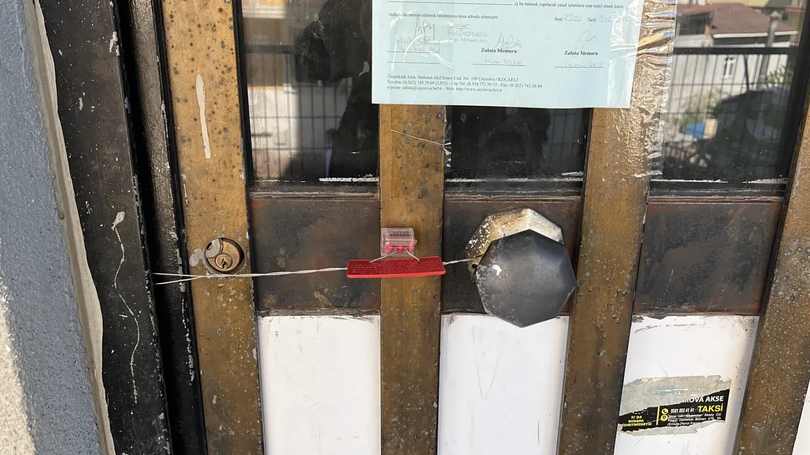 Kocaeli'de Çatırdayan Bina Boşaltıldı! (2)