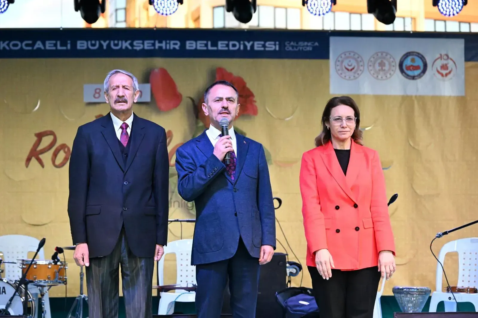 Kocaelide Romanlar Gunu Coskusu Kortej Kent Meydanina Yurudu2Wwwcagdaskocaelicom