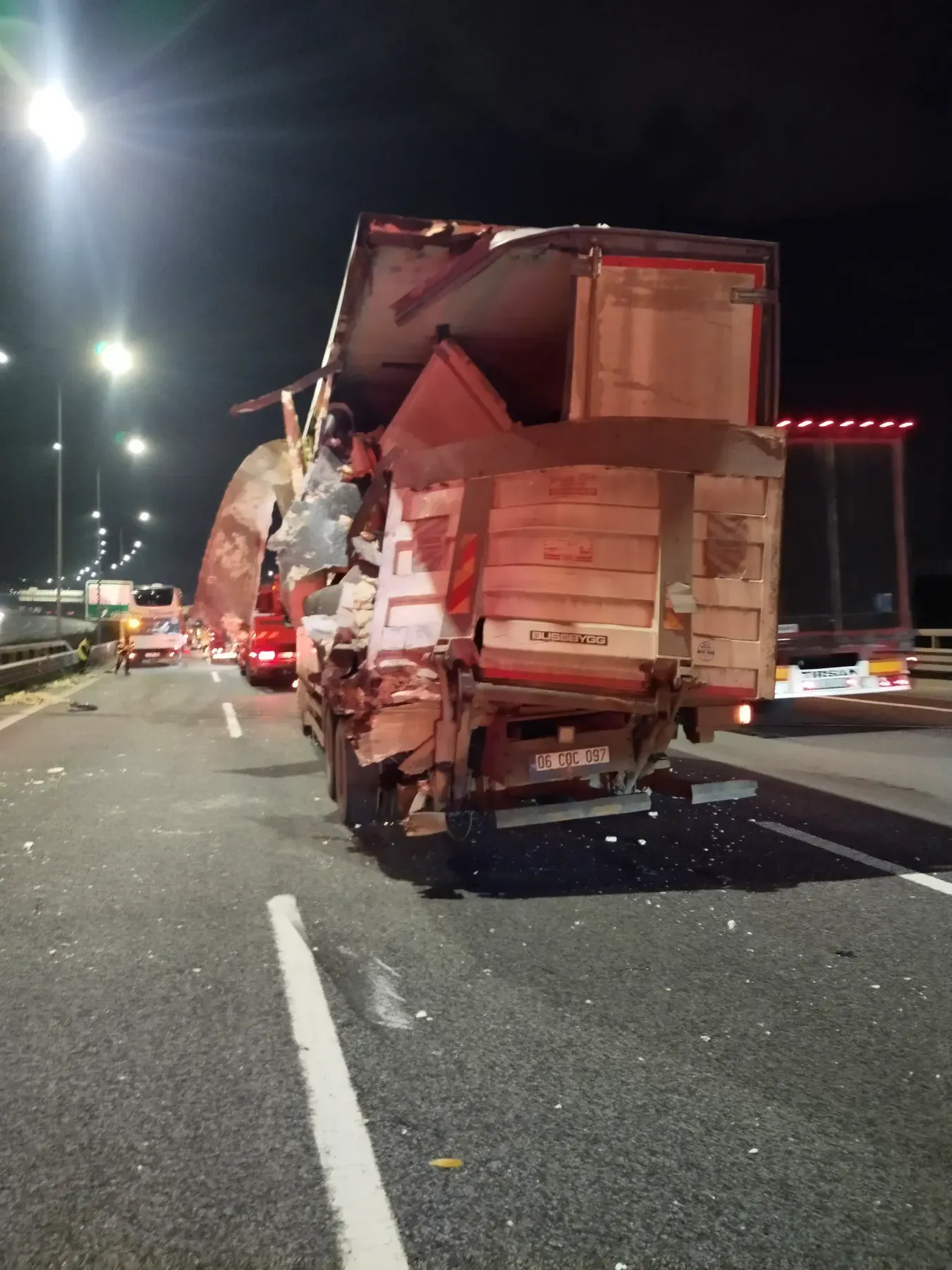 Kuzey Marmara Otoyolunda Yolcu Otobusu Tira Carpti 10 Yarali 2 Kocaeligundem