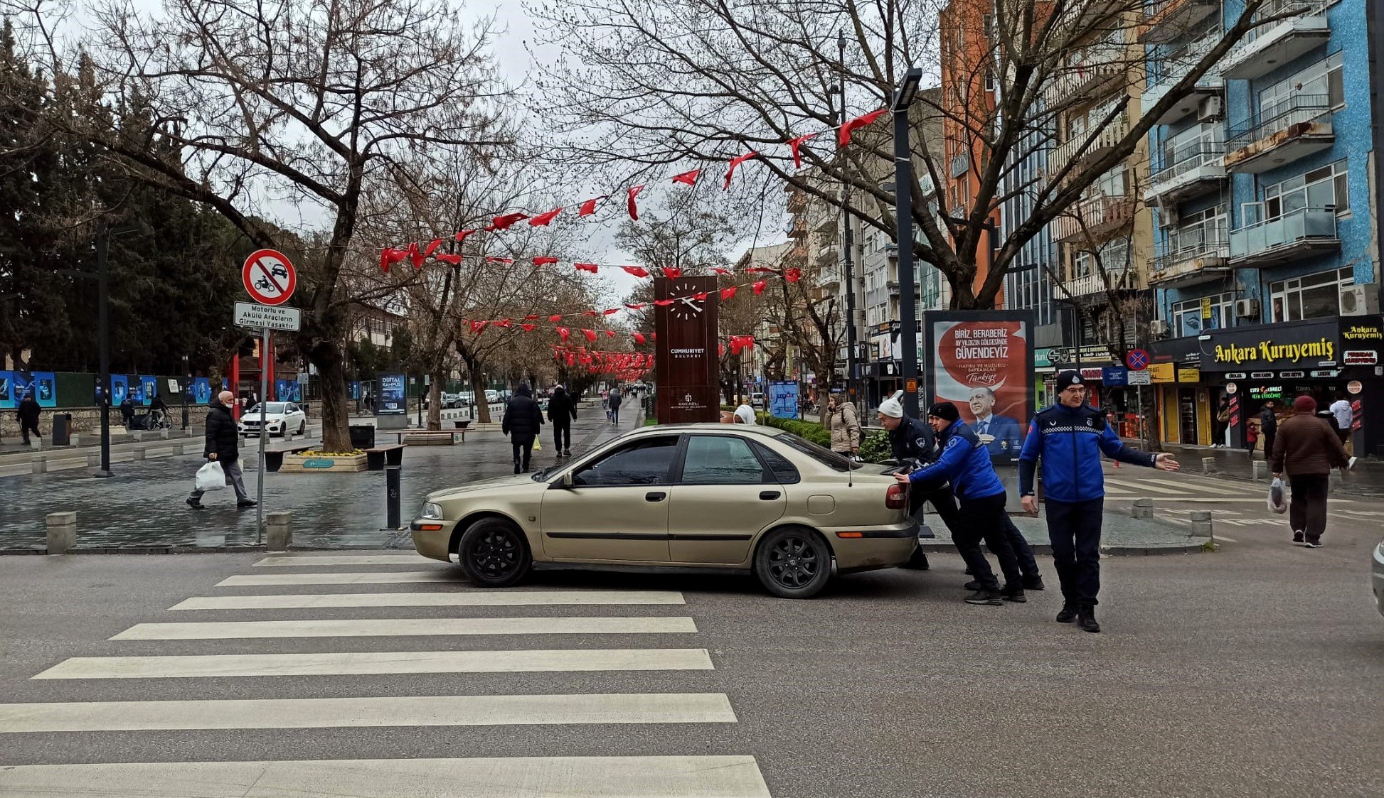 Leyla Atakan Caddesi (3)