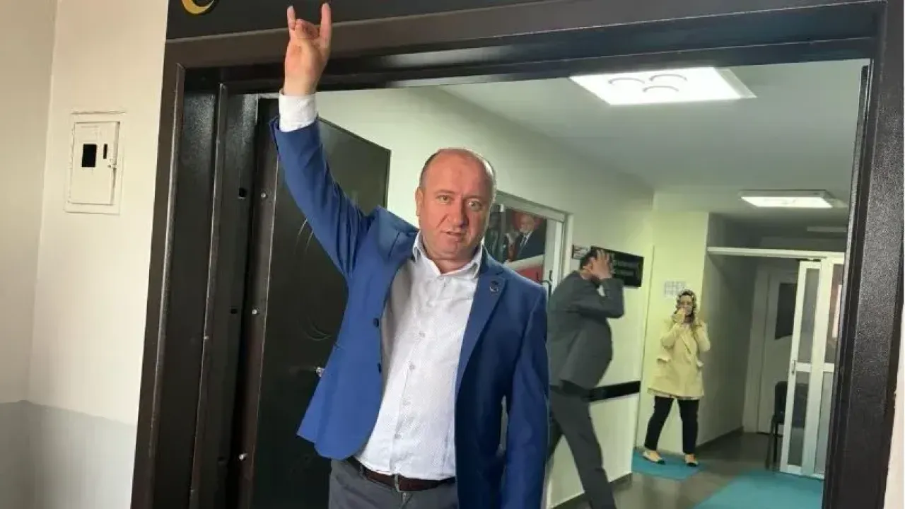 Mhp Kandirada Sok Meclis Uyesi Fahri Burus Partiden Istifa Etti Wwwcagdaskocaelicom 1