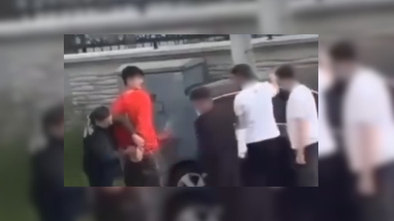 Okula Girmeye Calisan Grup Gozaltina Alindi111.Png