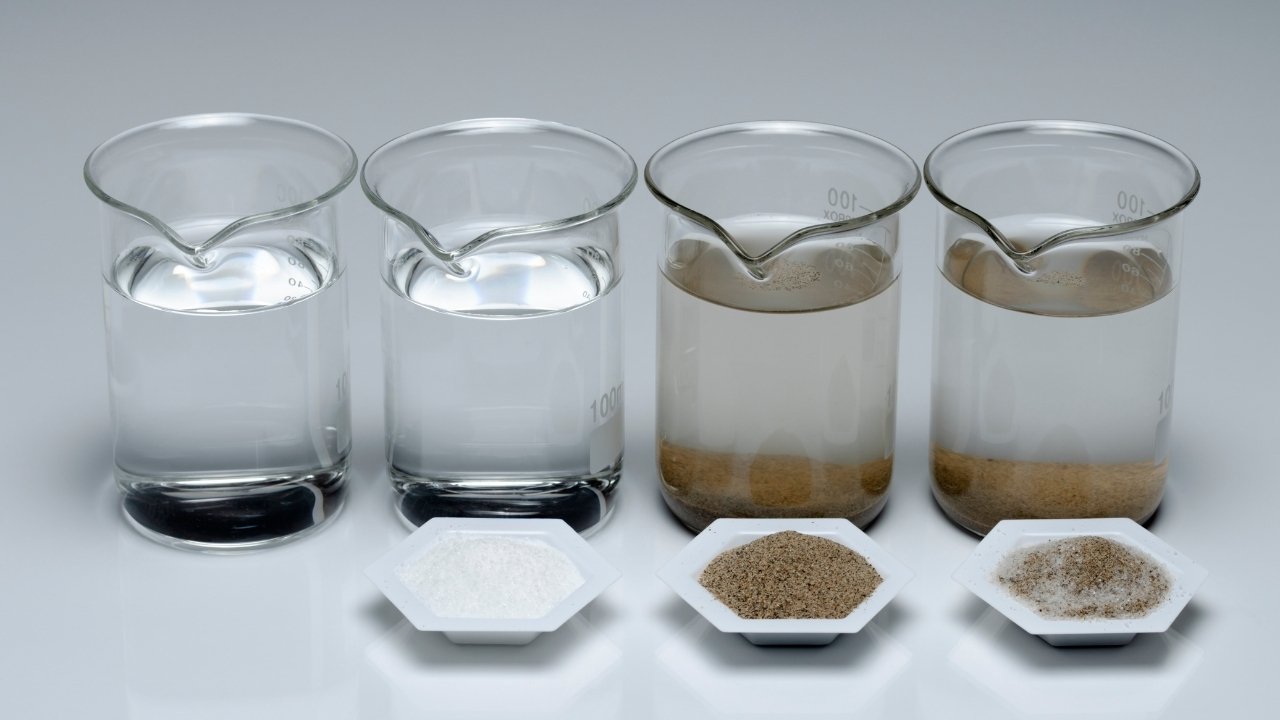 Saf Kum Hangi Mineralden Olusurr