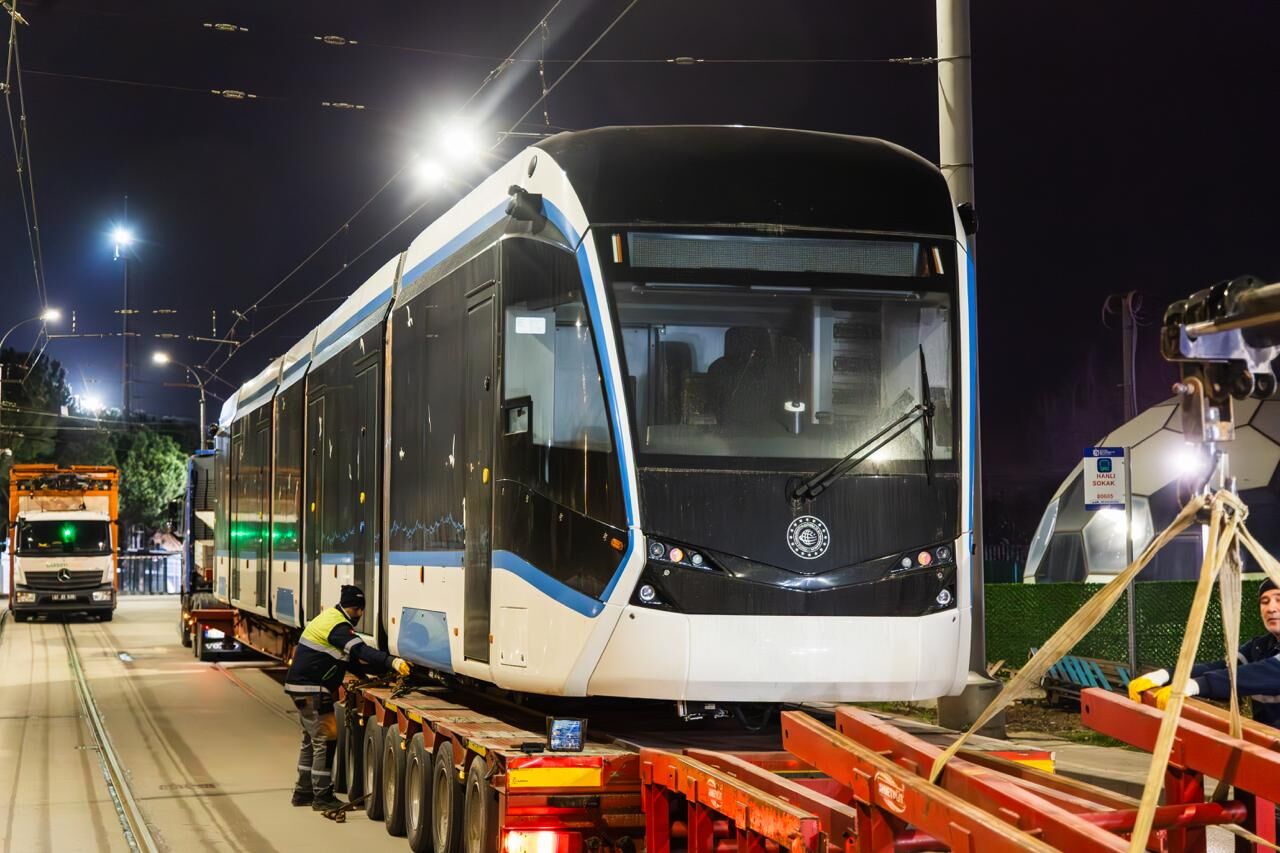 Tramvayların 5'I Bir Yerde, Ulaşım Hızlı Ve Güvende (22)