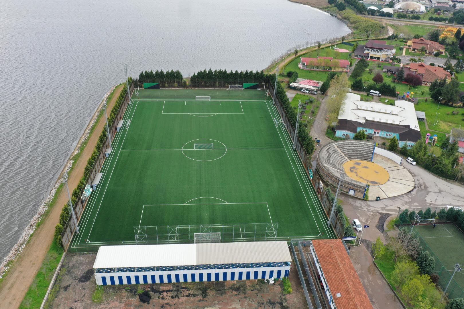 Vi̇nsan Spor Tesi̇sleri̇1