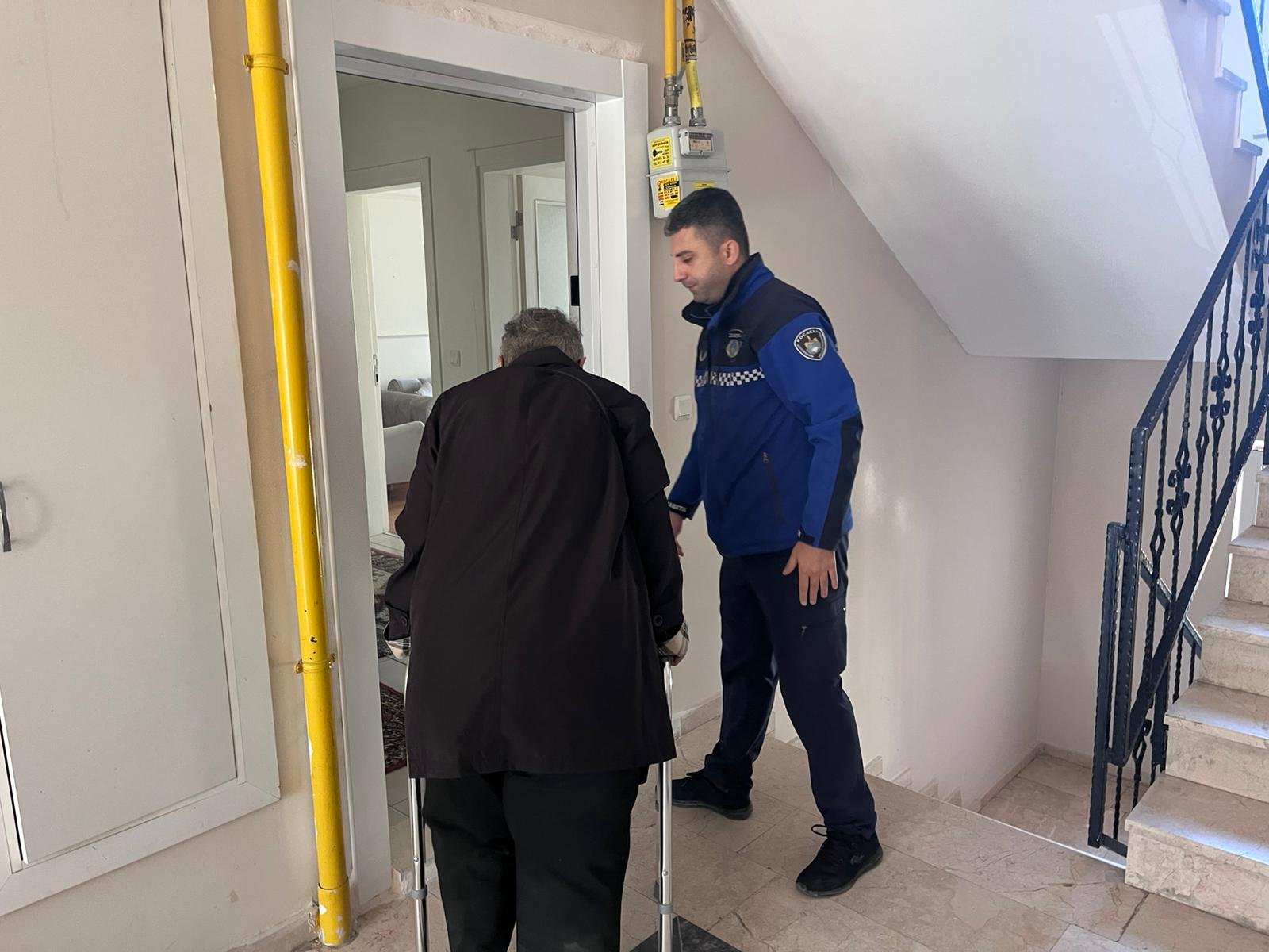 Yardım Talebinde Bulunan Teyze (2)