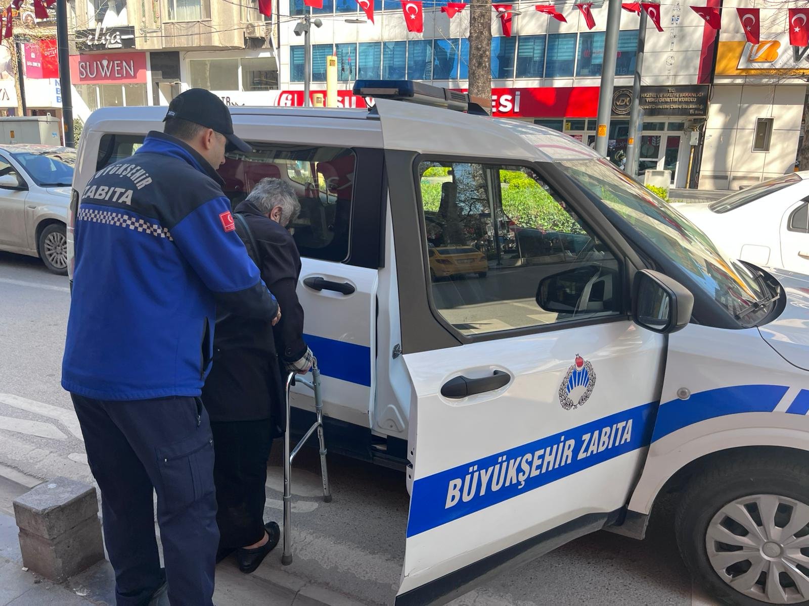 Yardım Talebinde Bulunan Teyze (3)