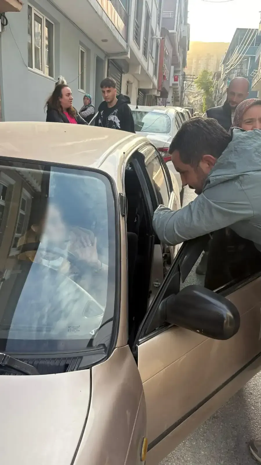 Aldigi Aracta Sucustu Yakalandi Asil Hirsiz Sizsiniz Diye Direndi 1 Kocaeligundem