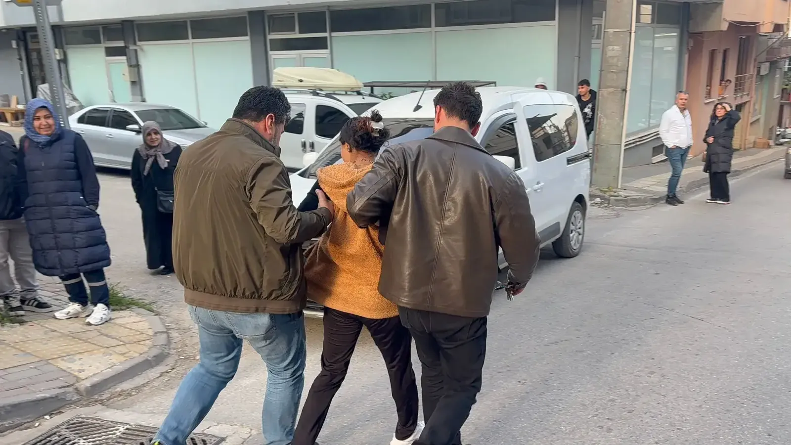 Aldigi Aracta Sucustu Yakalandi Asil Hirsiz Sizsiniz Diye Direndi 3 Kocaeligundem