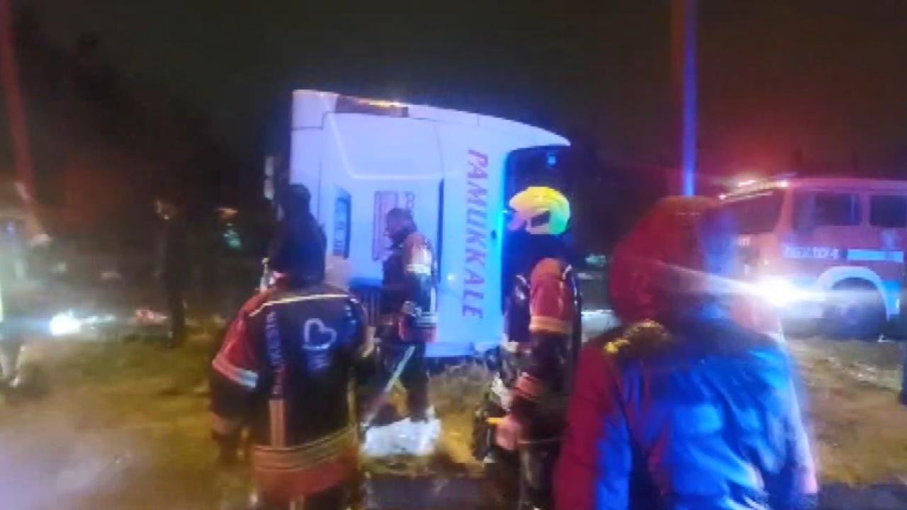 Balıkesir'de Yolcu Otobüsü Kaza Yaptı!-1