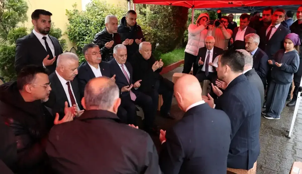 Binali Yildirim Durmazoglu Ailesine Taziyede Bulundu 2 Kocaeligundem