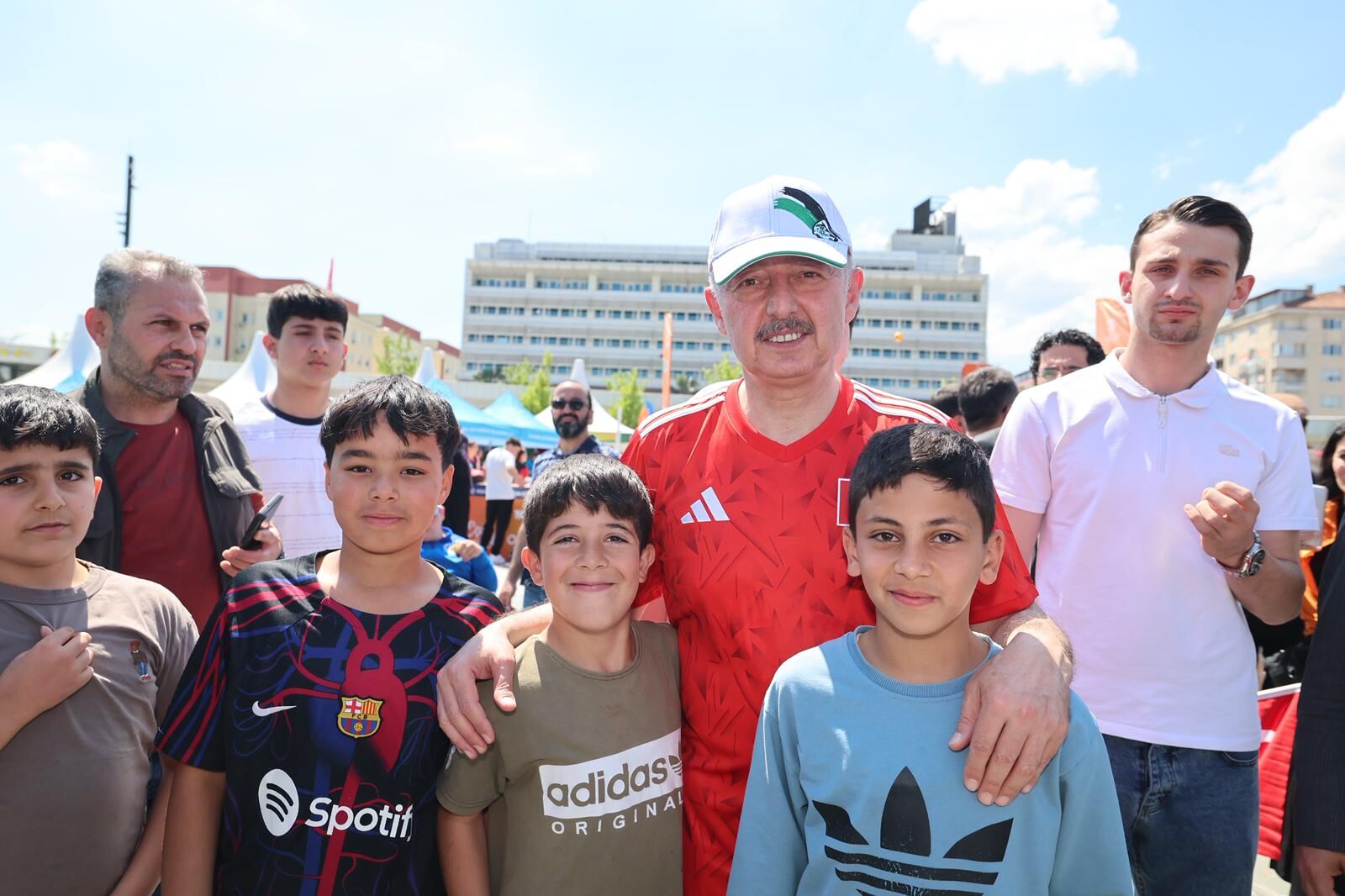 Büyükakın, 19 Mayıs Coşkusunu Gençlerle Birlikte Yaşadı (35)