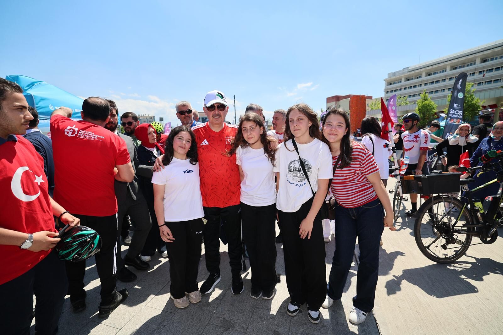 Büyükakın, 19 Mayıs Coşkusunu Gençlerle Birlikte Yaşadı (36)