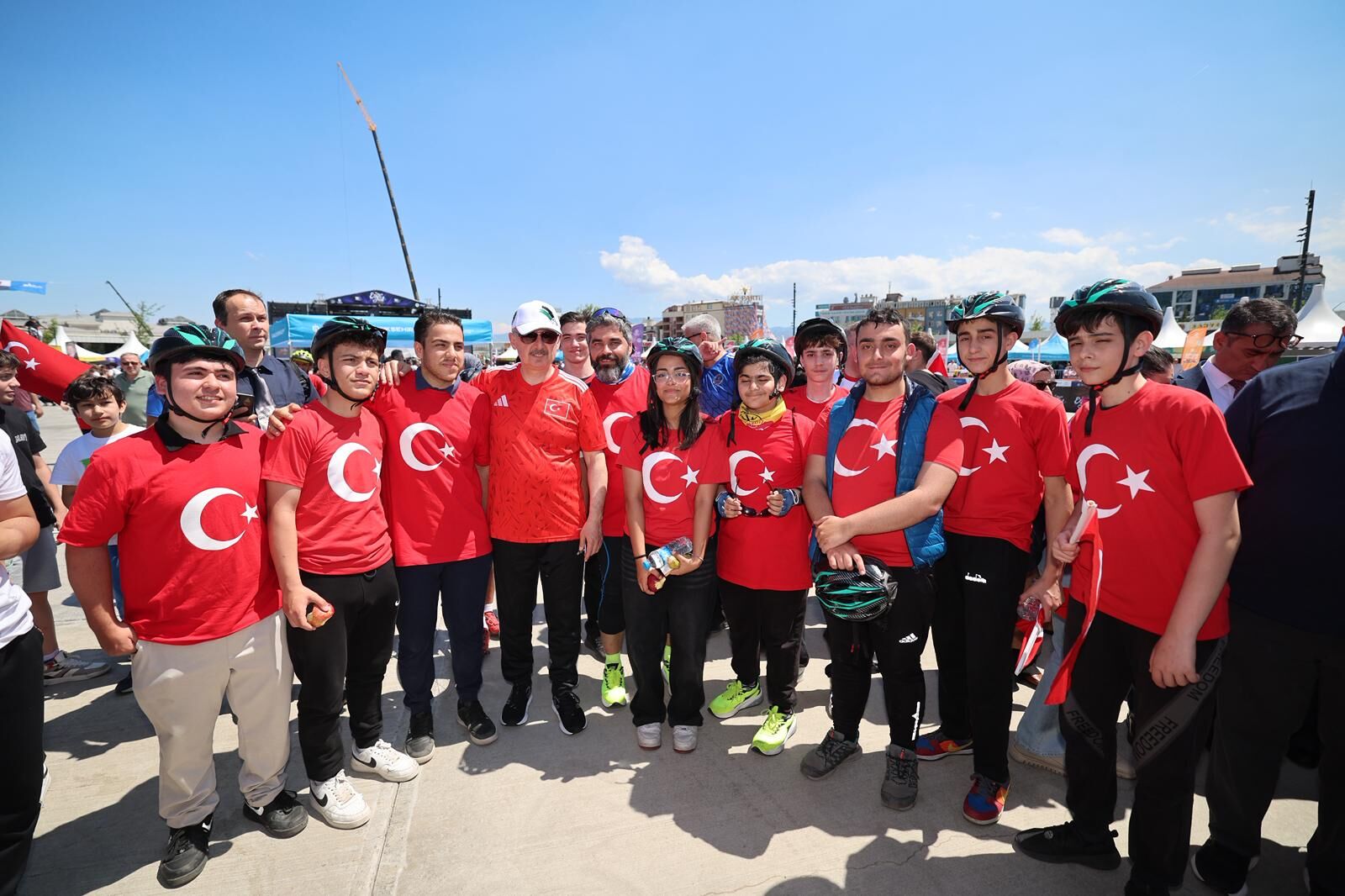 Büyükakın, 19 Mayıs Coşkusunu Gençlerle Birlikte Yaşadı (40)