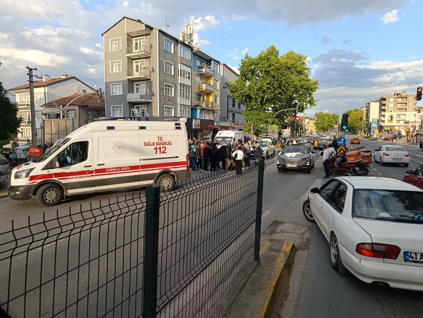 Golcuk Iskele Yolu Kavsaginda Trafik Kazasi 1.Jpeg