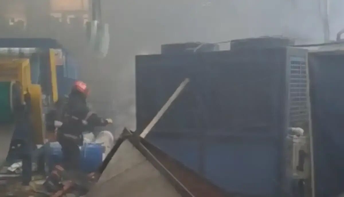 Hendek Osbde Fabrika Patlamasi Agir Yarali Kocaeliye Sevk Edildi 1776638308