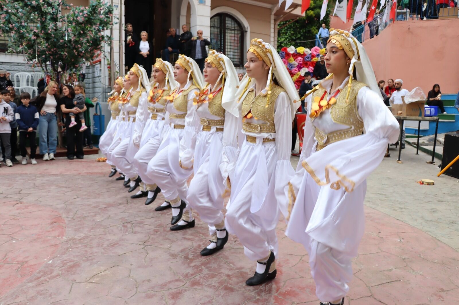 Hıdırellez Şenliğinin Son Günü Kertil Tekke Meydanında Coşkuyla Yaşandı (11)
