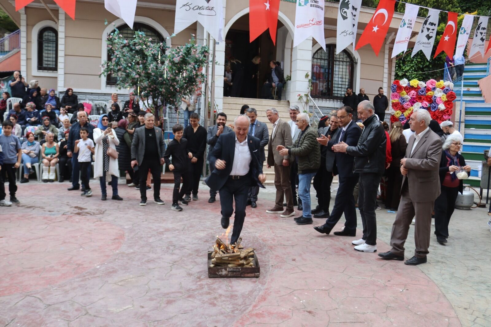 Hıdırellez Şenliğinin Son Günü Kertil Tekke Meydanında Coşkuyla Yaşandı (6)