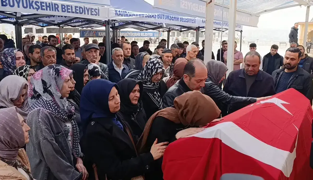 Kahramanmarasta Okul Saldirisinda Yaralanan 11 Yasindaki Almina Son Yolculuguna Ugurlandi 5