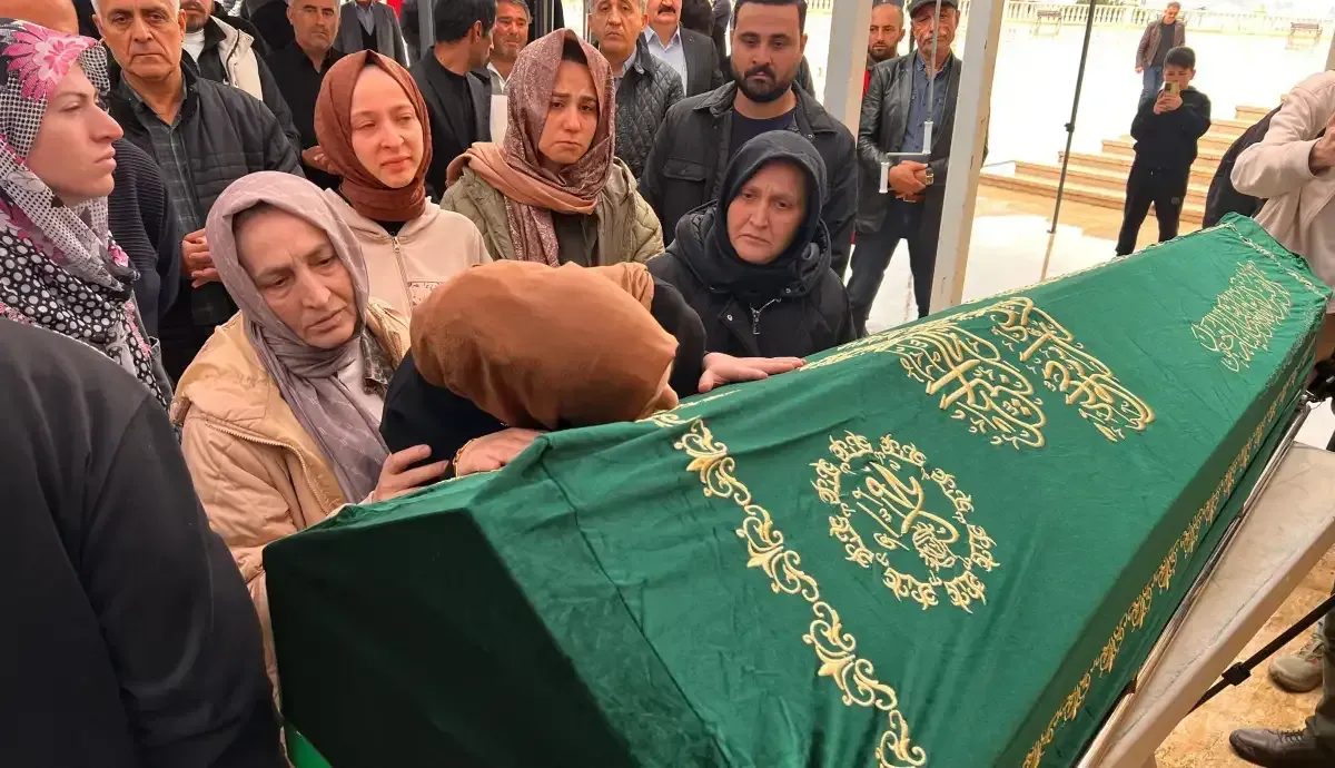 Kahramanmarasta Okul Saldirisinda Yaralanan 11 Yasindaki Almina Son Yolculuguna Ugurlandi 7