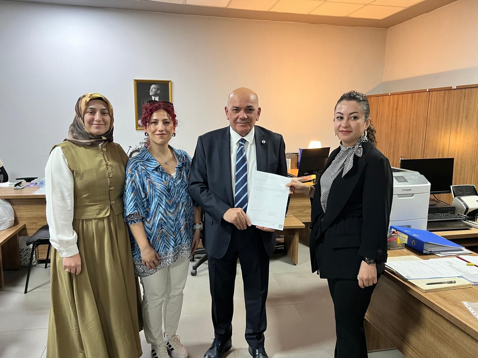 Kocaeli Esnaf Ve Sanatkarlar Odalari Birligi Baskanligi Gorevine Secilen Kadir Durmus Izmit Ilce Secim Kurulu Ndan Mazbatasini Aldi 1778084513