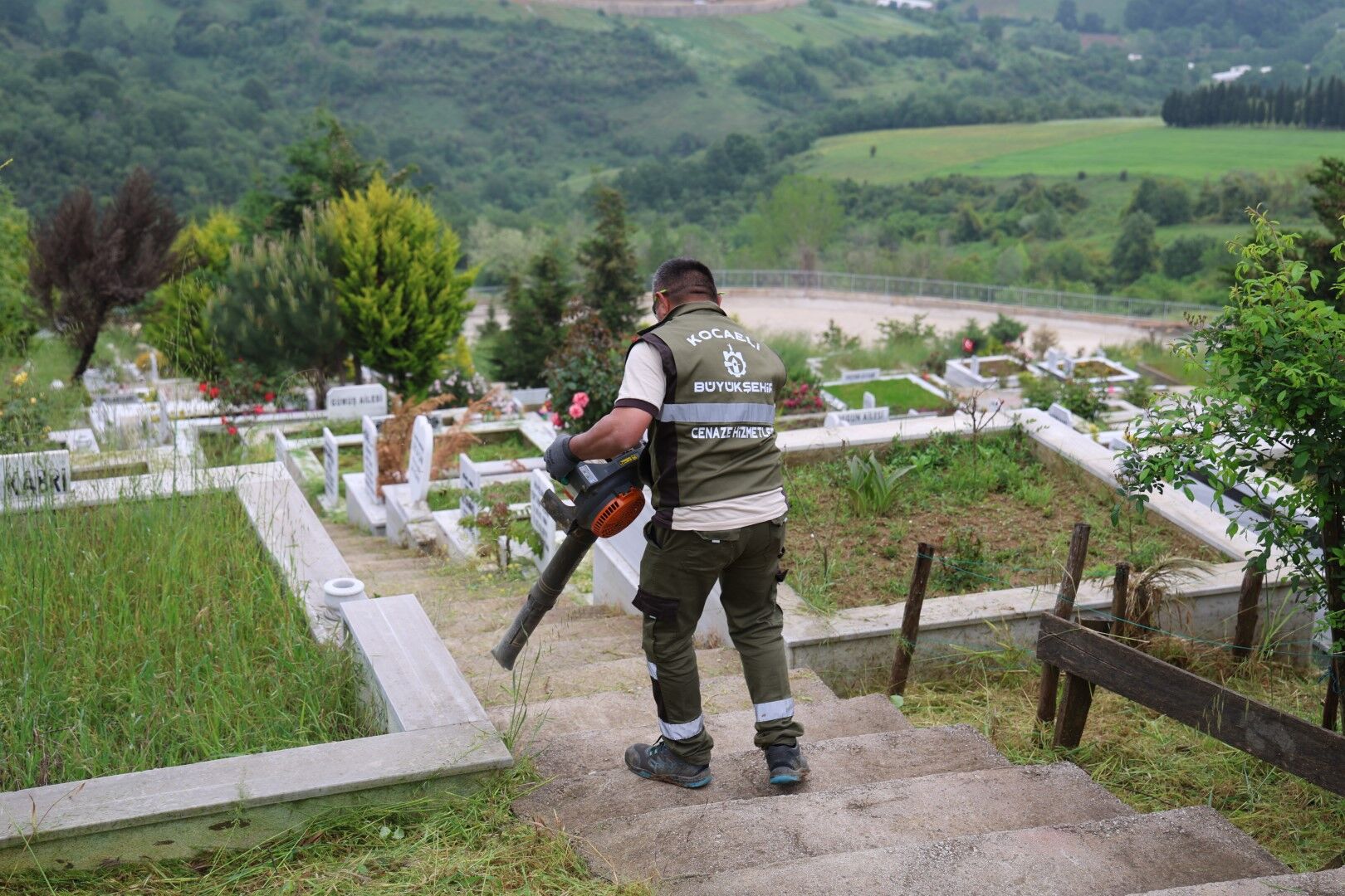 Kocaeli'de Şehitlik Ve Mezarlıklar Bayrama Hazır (8) (Büyük)