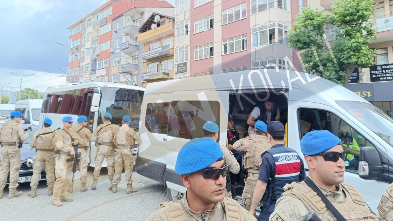 Kocaeli'de Rüşvet Ve Tefecilik Operasyonunda Tanınan İş İnsanları Adliye'ye Getirildi!
