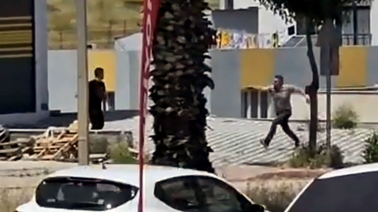 Adana Emekli Polis Oglunu Vurfu