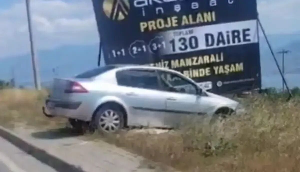 Feci Kazada Facianin Esiginden Donuldu Reklam Panosuna Carparak Durabildi Kocaeligundem 1781556077