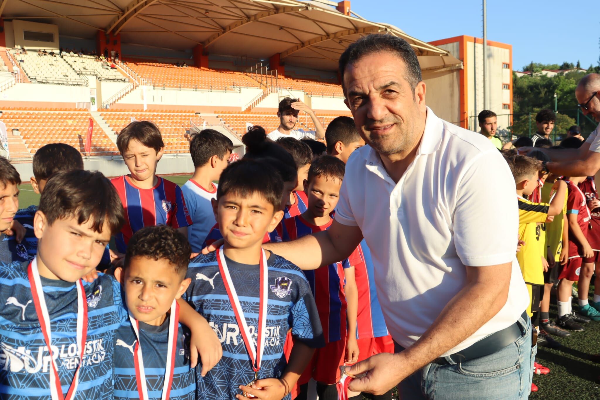 İzmit’in Kurtuluş Coşkusu Futbol Şenliğiyle Taçlandı (6)