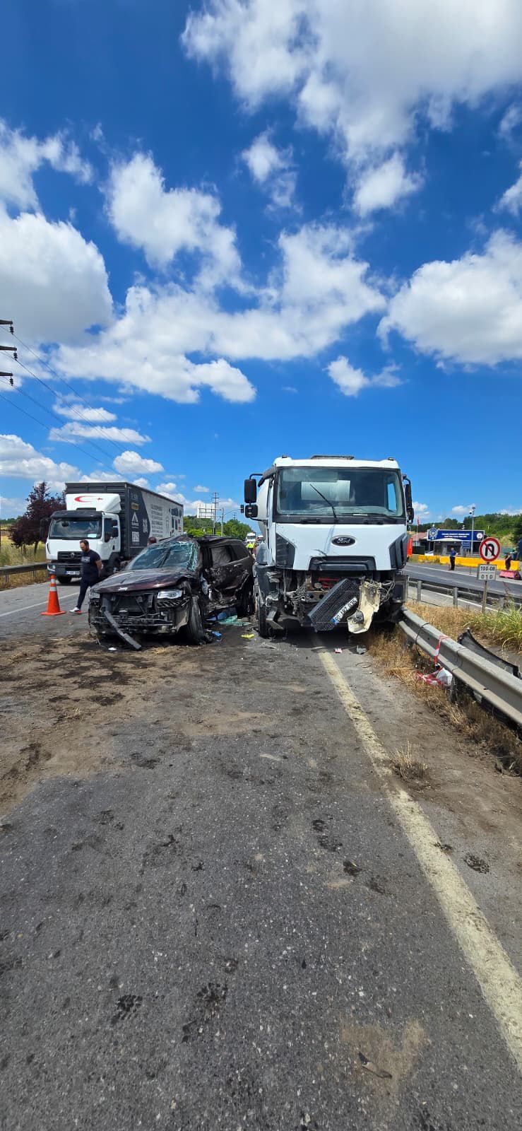 Kartepe'de Feci Kaza! Beton Mikseri Jeep'i Biçti Özgün Kocaeli (7)