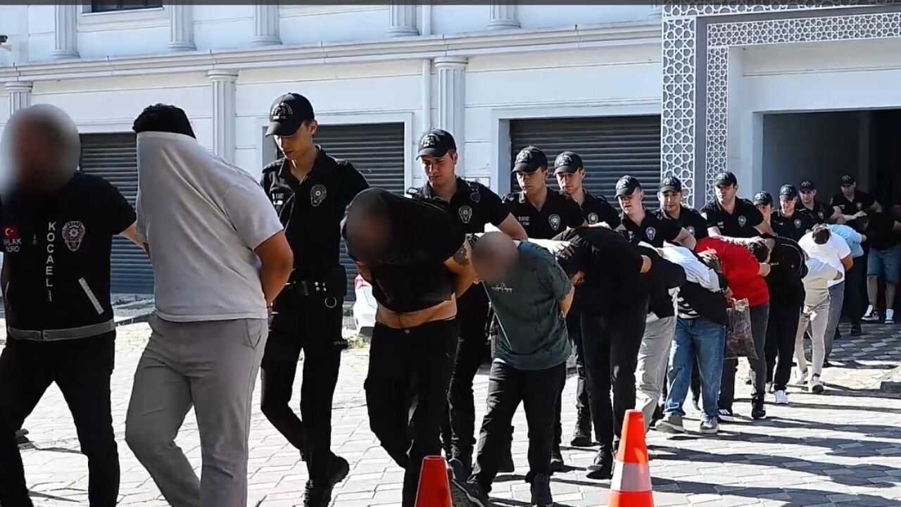 Kocaeli Merkezli Fuhuş Operasyonu 14 Tutuklama