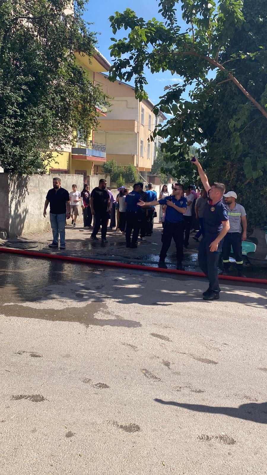 Kocaeli'de Korkunç Yangın! 50 Ev Tahliye Edildi (3)