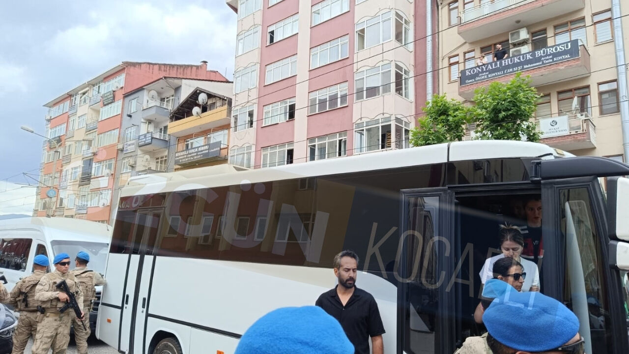 Kocaeli'de Rüşvet Ve Tefecilik Operasyonunda Tutuklu Sayısı Belli Oldu! (3)