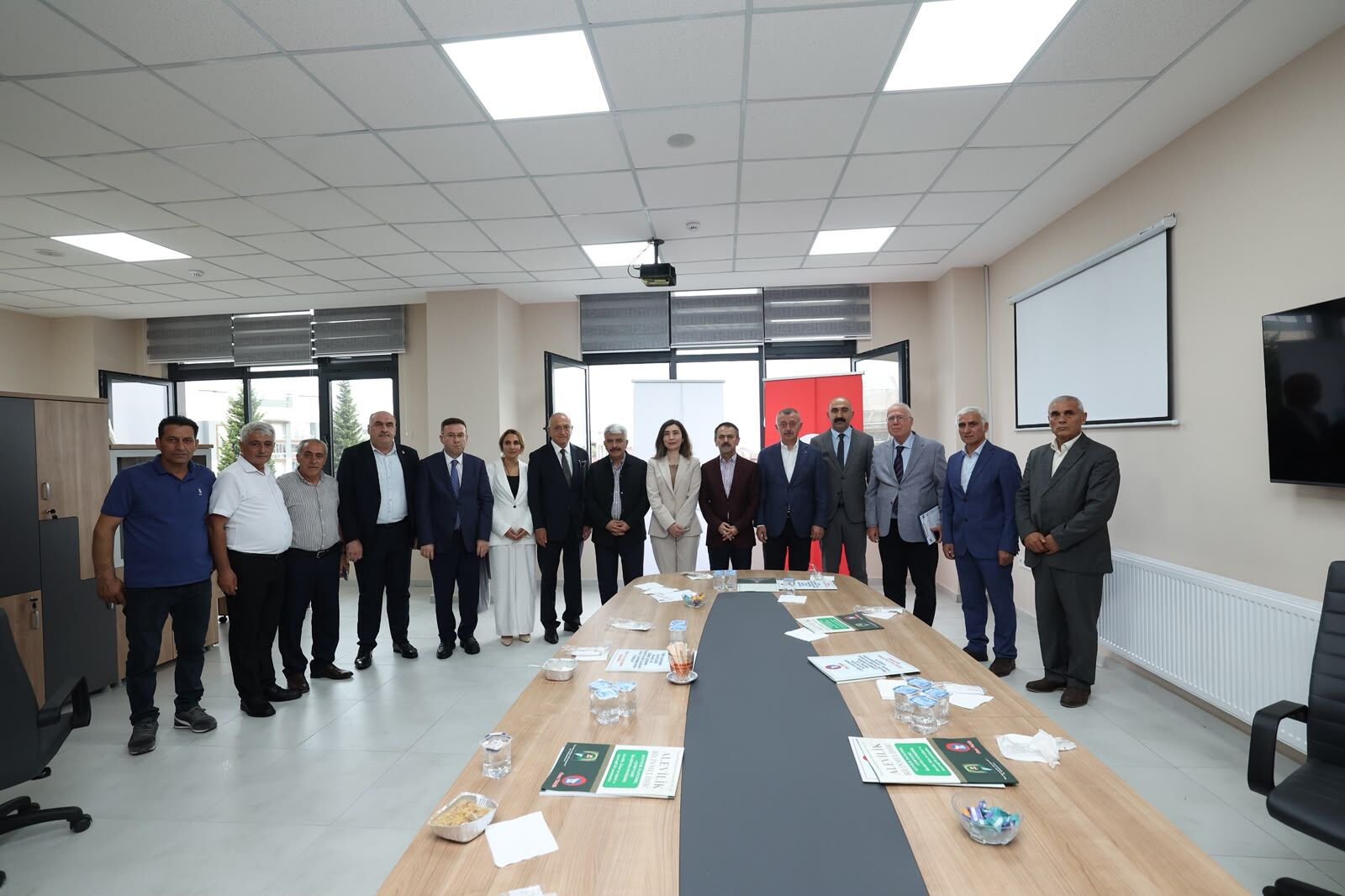 Büyükakın “Birbirimize Sıkı Tutunduğumuzda Güçlü Oluruz” (7)