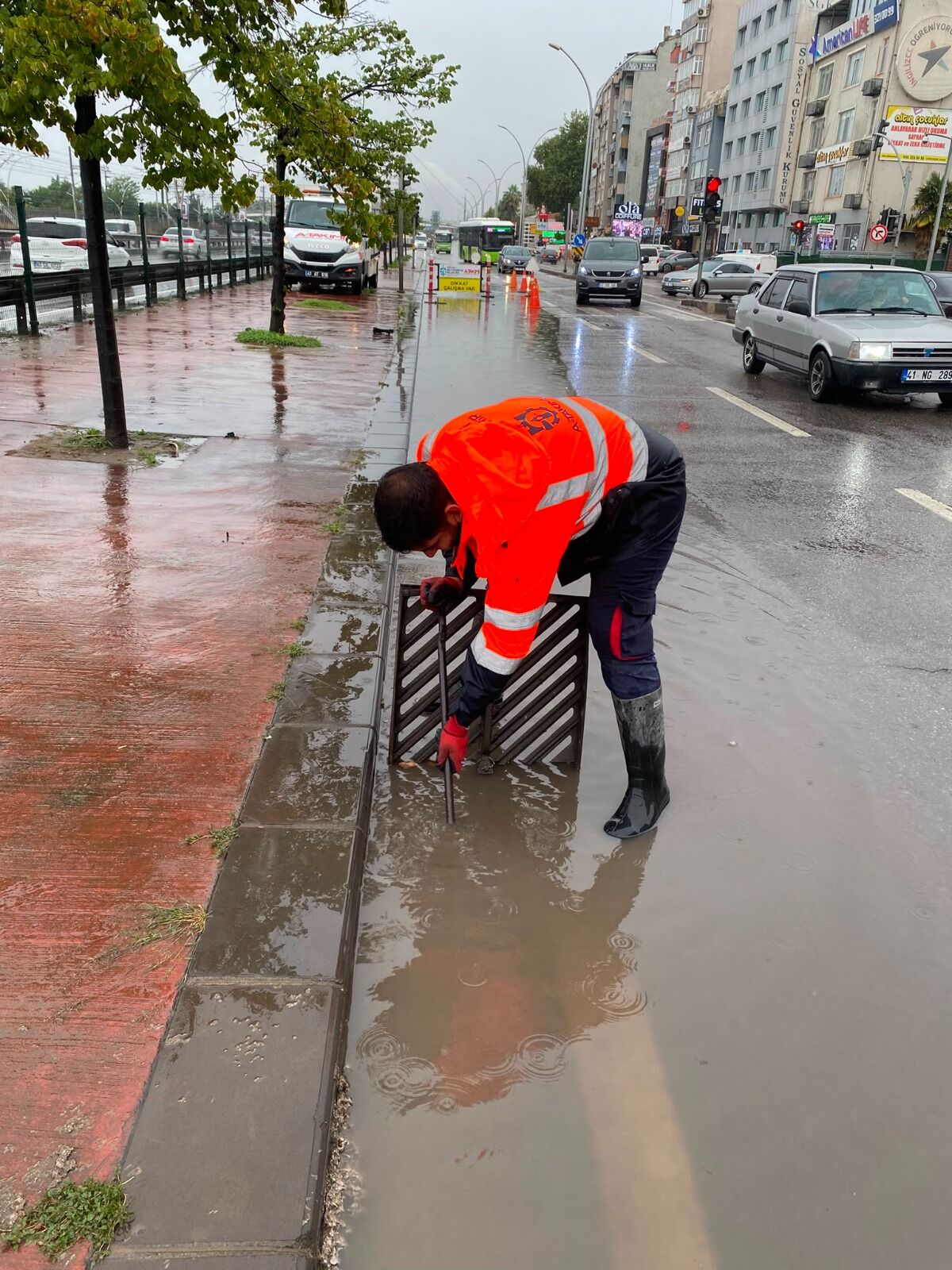 Büyükşehir Kuvvetli Sağanak Sınavını Başarıyla Geçti (4)
