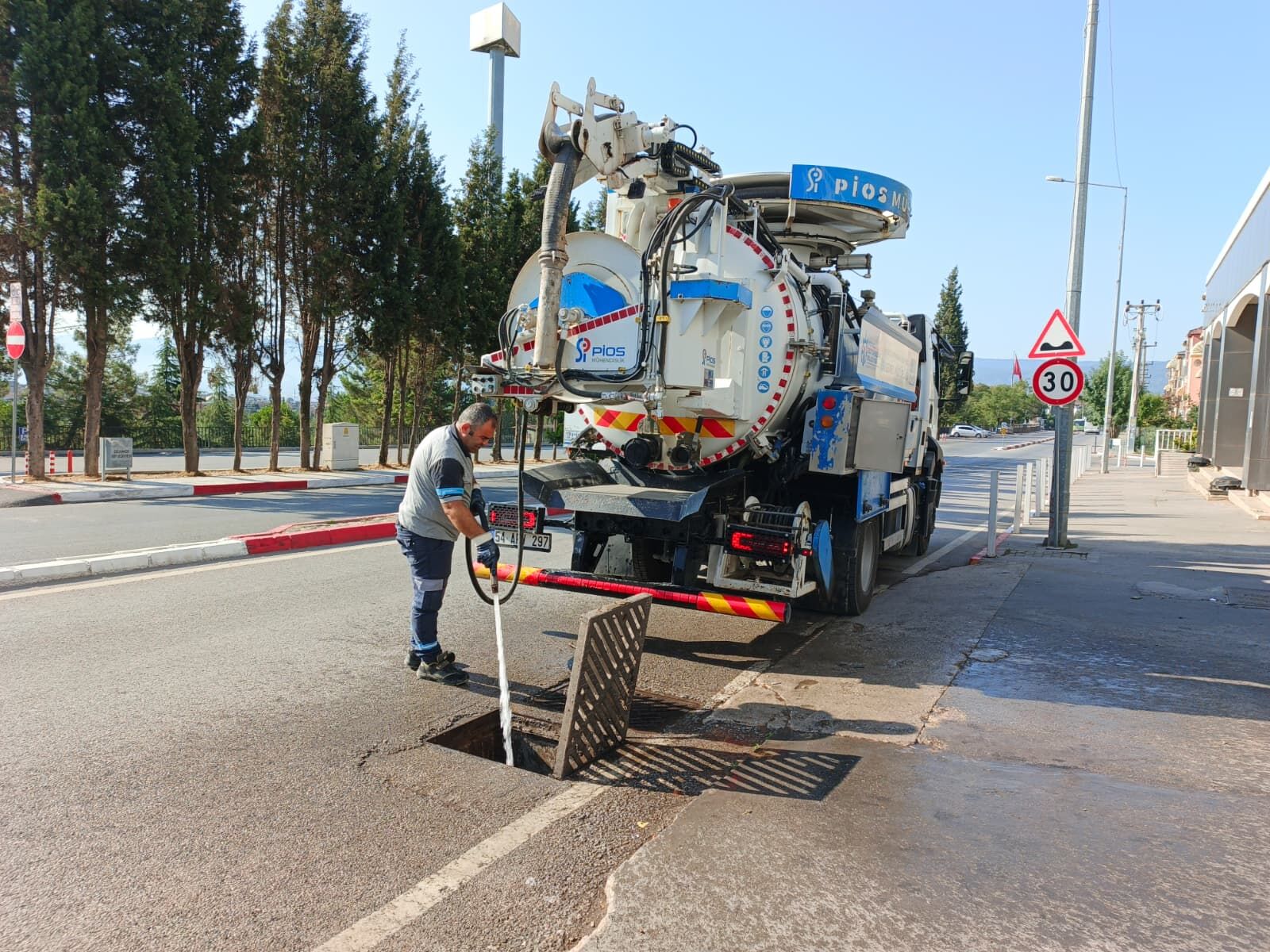 Büyükşehir, Sağanak Öncesinde Teyakkuza Geçti (7)